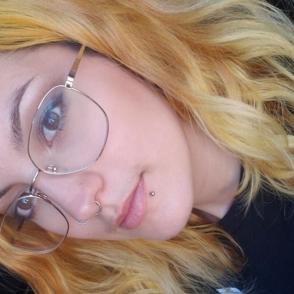 Meet your Posher, Lindsay - Picture 1 of 1